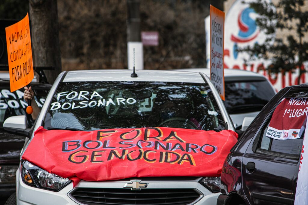 Bolsonaro enfrenta continuas protestas en su contra